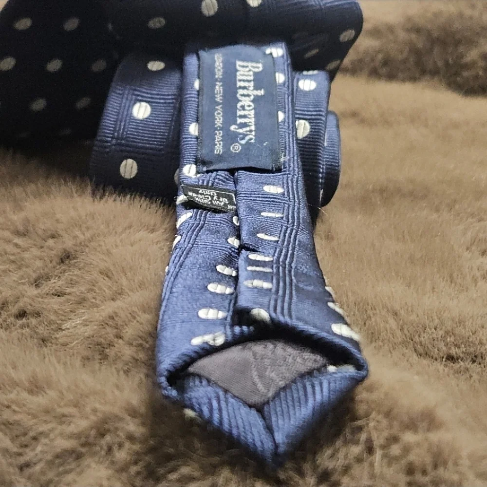 Burberrys Navy Blue Polka Dot Silk Tie
